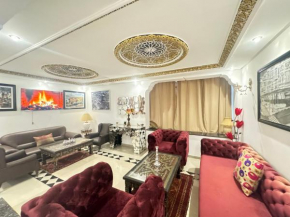 Downtown luxurious apartment